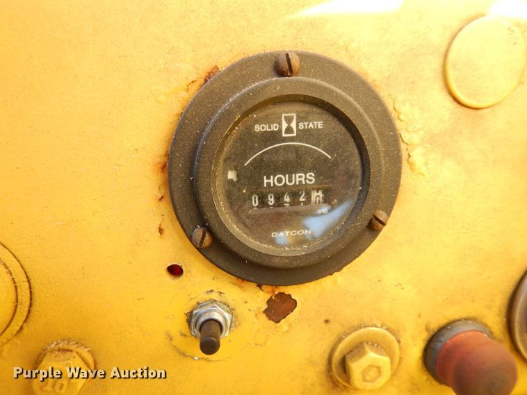 image for item DS1495 Broderson IC-80-2D  crane