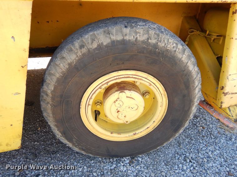 image for item DS1495 Broderson IC-80-2D  crane