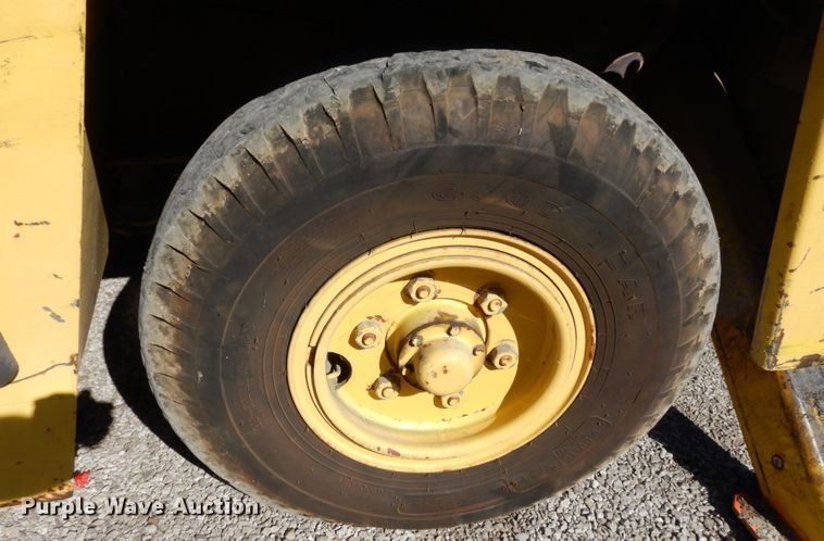 image for item DS1495 Broderson IC-80-2D  crane