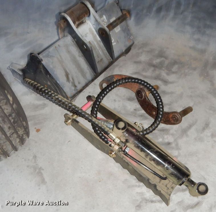 image for item DS1496 2015 Bobcat E20  mini excavator