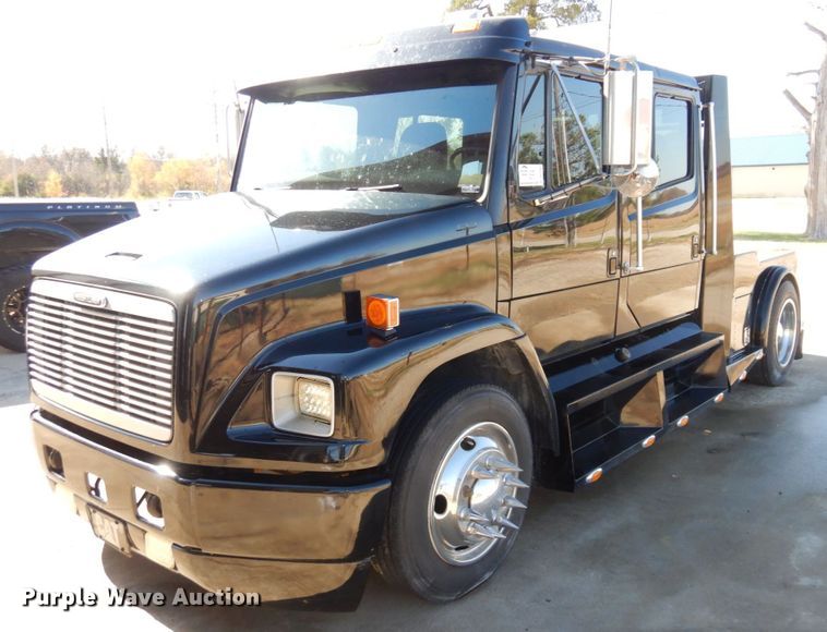 image for item DS1503 2002 Freightliner Business Class FL60  flatbed truck