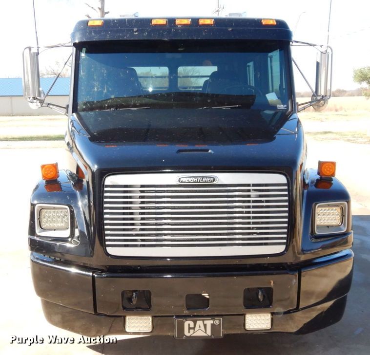 image for item DS1503 2002 Freightliner Business Class FL60  flatbed truck