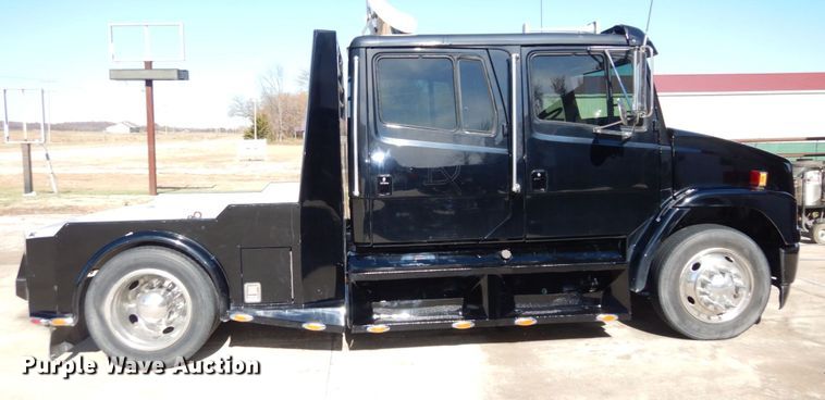 image for item DS1503 2002 Freightliner Business Class FL60  flatbed truck