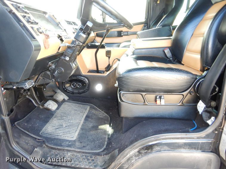 image for item DS1503 2002 Freightliner Business Class FL60  flatbed truck