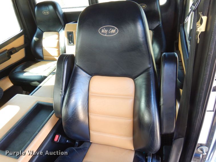 image for item DS1503 2002 Freightliner Business Class FL60  flatbed truck