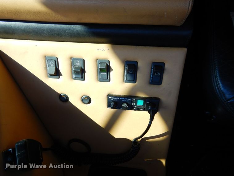 image for item DS1503 2002 Freightliner Business Class FL60  flatbed truck