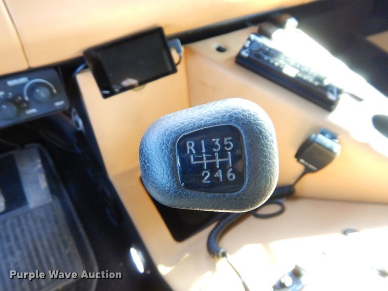 image for item DS1503 2002 Freightliner Business Class FL60  flatbed truck