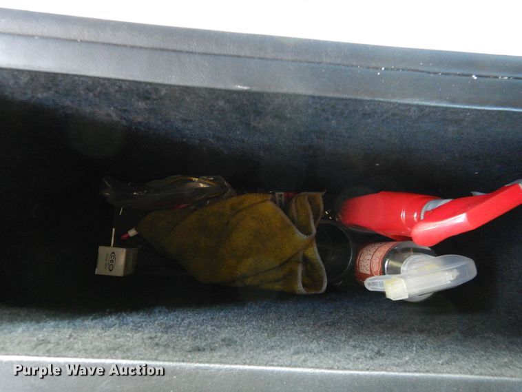 image for item DS1503 2002 Freightliner Business Class FL60  flatbed truck