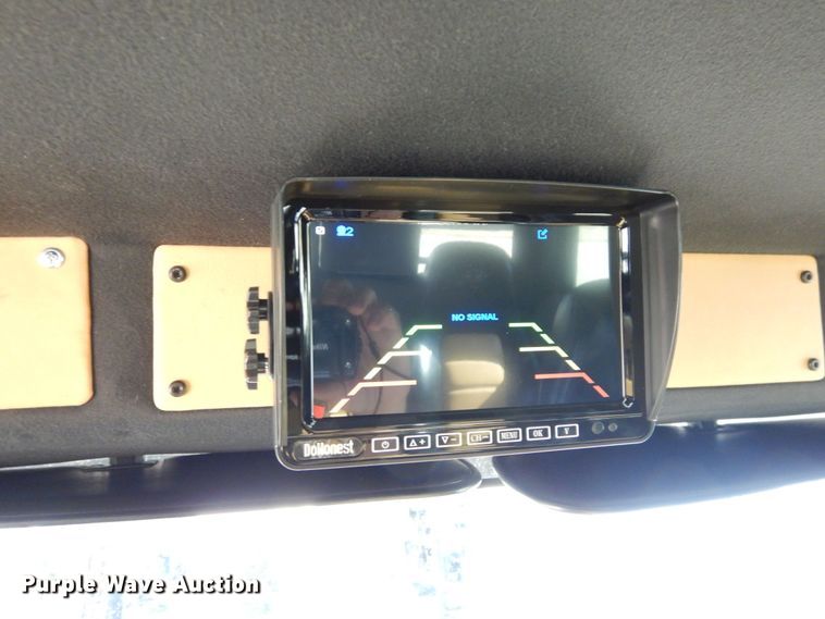 image for item DS1503 2002 Freightliner Business Class FL60  flatbed truck