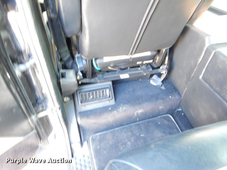 image for item DS1503 2002 Freightliner Business Class FL60  flatbed truck