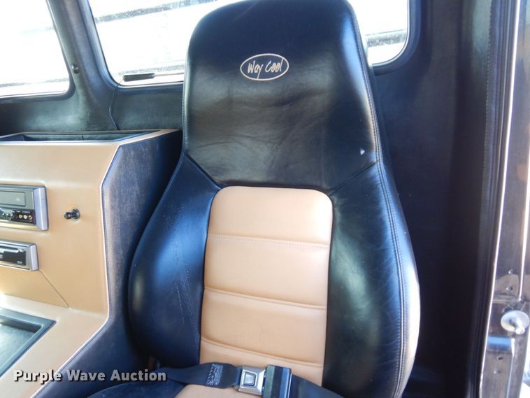 image for item DS1503 2002 Freightliner Business Class FL60  flatbed truck