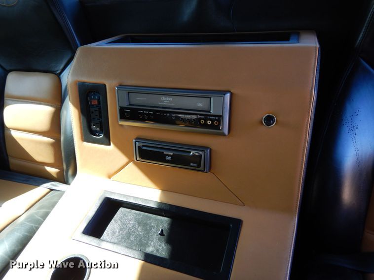 image for item DS1503 2002 Freightliner Business Class FL60  flatbed truck