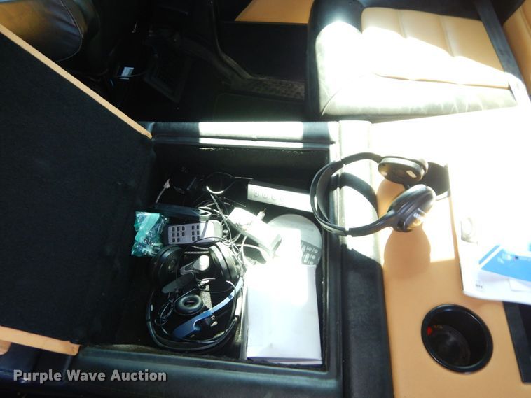 image for item DS1503 2002 Freightliner Business Class FL60  flatbed truck