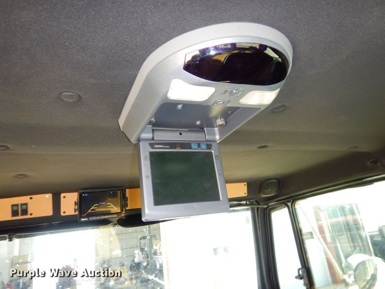 image for item DS1503 2002 Freightliner Business Class FL60  flatbed truck