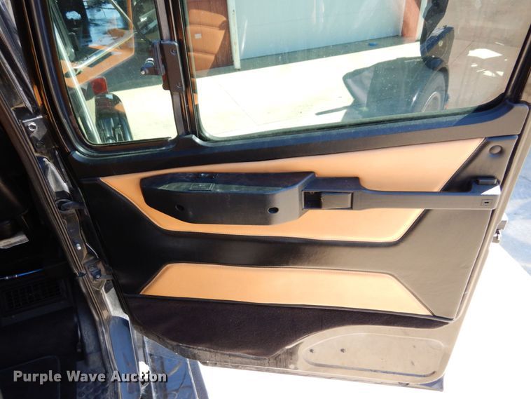 image for item DS1503 2002 Freightliner Business Class FL60  flatbed truck