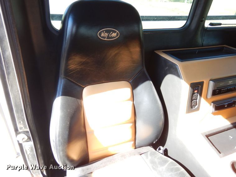 image for item DS1503 2002 Freightliner Business Class FL60  flatbed truck