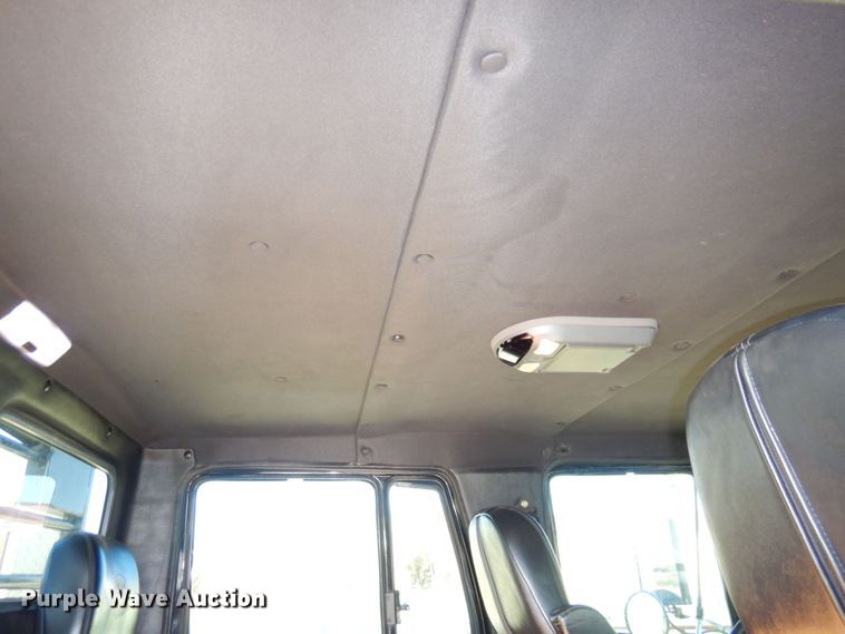 image for item DS1503 2002 Freightliner Business Class FL60  flatbed truck