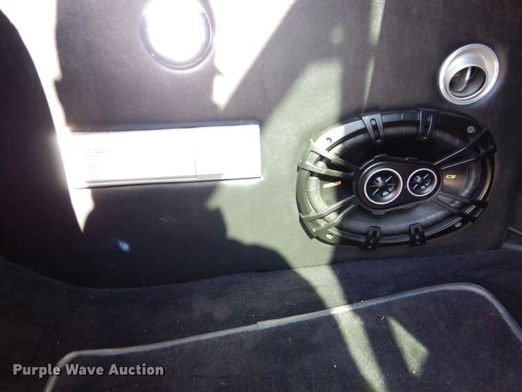 image for item DS1503 2002 Freightliner Business Class FL60  flatbed truck