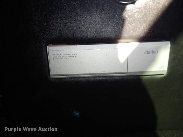 image for item DS1503 2002 Freightliner Business Class FL60  flatbed truck