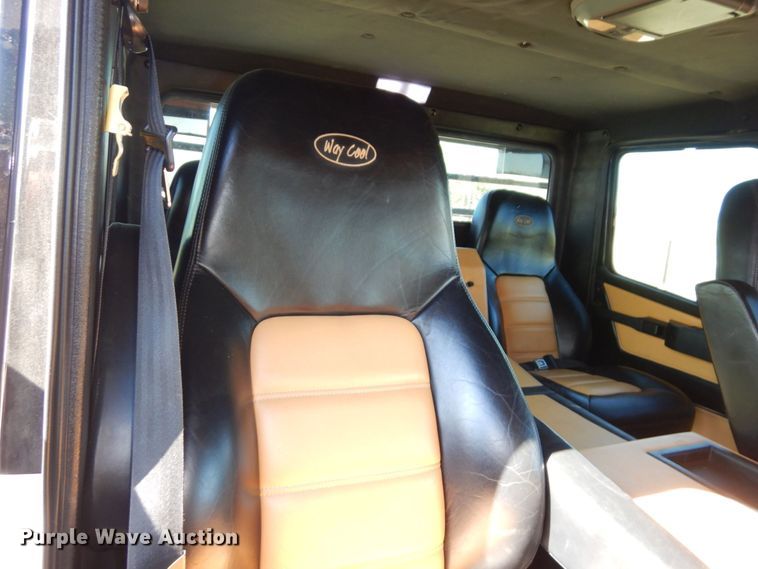 image for item DS1503 2002 Freightliner Business Class FL60  flatbed truck