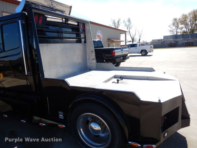 image for item DS1503 2002 Freightliner Business Class FL60  flatbed truck