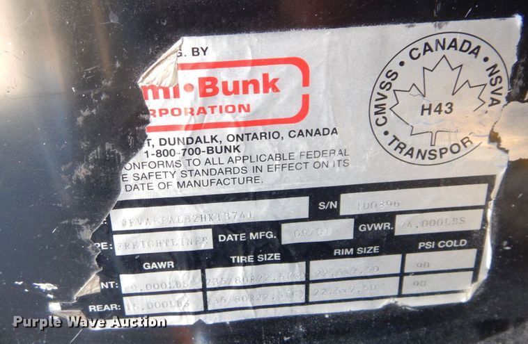 image for item DS1503 2002 Freightliner Business Class FL60  flatbed truck