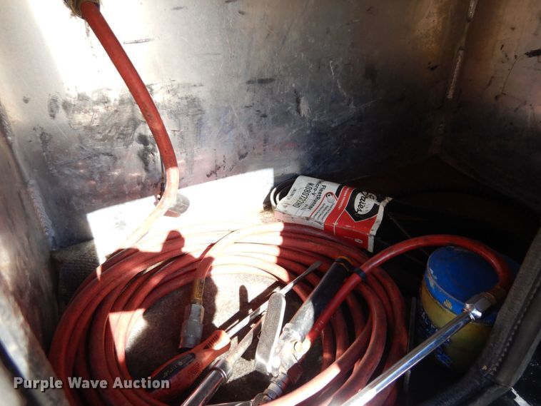 image for item DS1503 2002 Freightliner Business Class FL60  flatbed truck