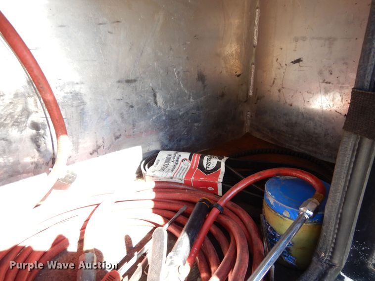 image for item DS1503 2002 Freightliner Business Class FL60  flatbed truck