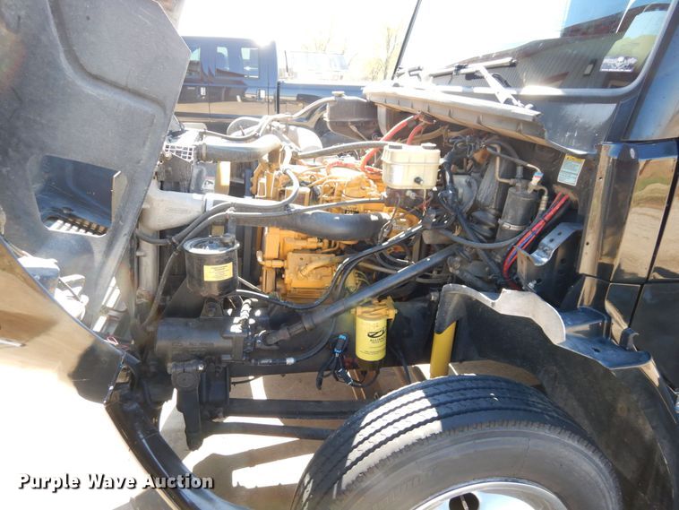 image for item DS1503 2002 Freightliner Business Class FL60  flatbed truck