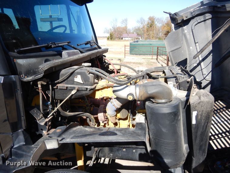 image for item DS1503 2002 Freightliner Business Class FL60  flatbed truck