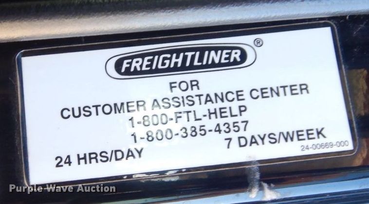 image for item DS1503 2002 Freightliner Business Class FL60  flatbed truck
