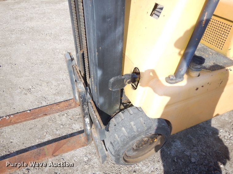 image for item DS1505 Hyster  forklift