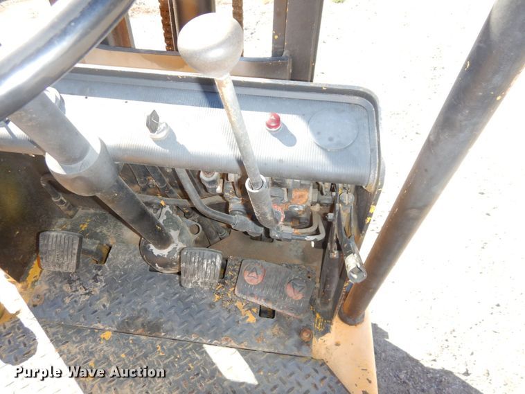 image for item DS1505 Hyster  forklift