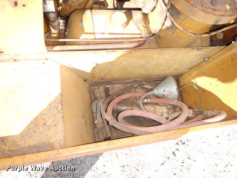 image for item DS1506 1981 Joy D0185QP21C1EB  air compressor