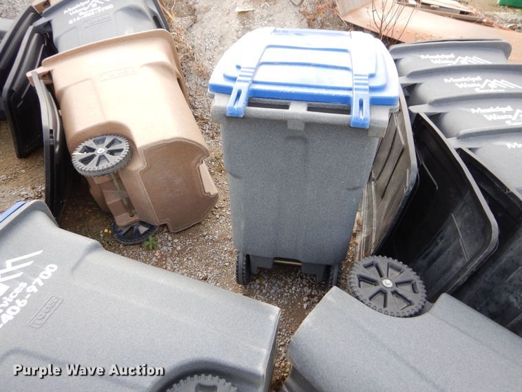 image for item DS1533 Approximately 50 Toter trash cans