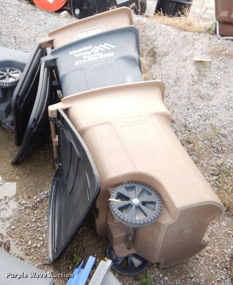 image for item DS1533 Approximately 50 Toter trash cans