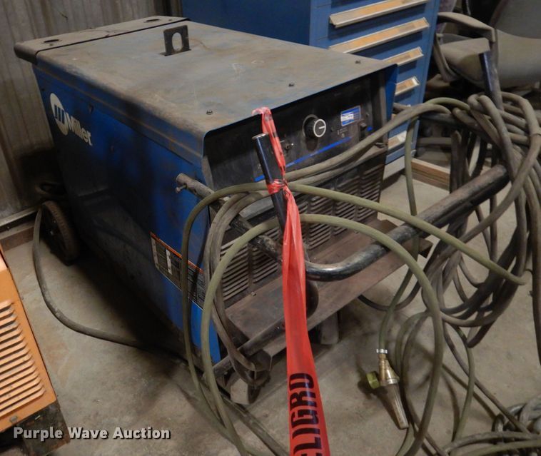 image for item HF9412 Miller Deltaweld 652  welder