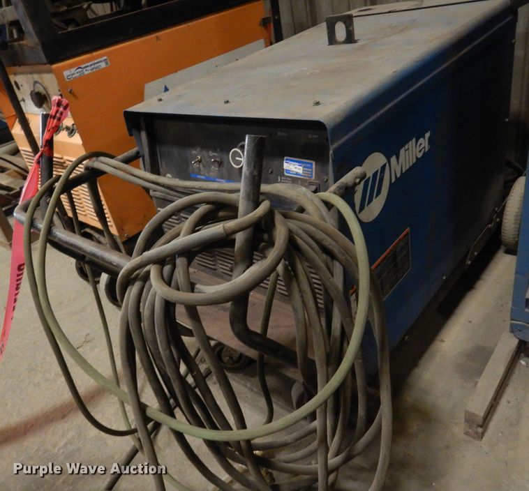 image for item HF9412 Miller Deltaweld 652  welder