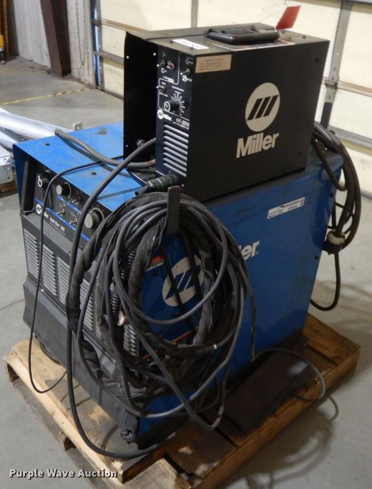 Miller Gold Star 302 welder in Nowata, OK Item HF9428 sold Purple Wave