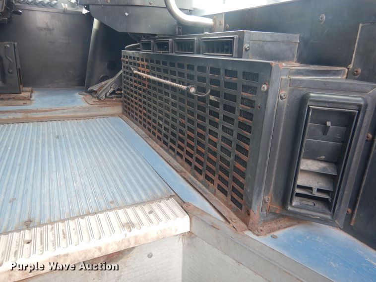 image for item HQ9524 2000 Thomas Built Saf-T-Liner  school bus