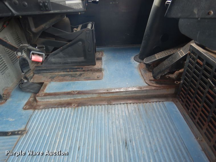 image for item HQ9524 2000 Thomas Built Saf-T-Liner  school bus