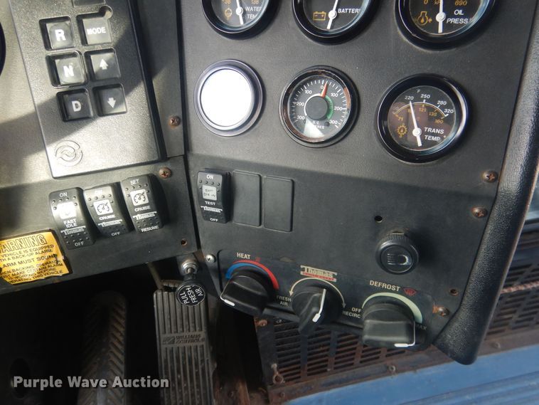 image for item HQ9524 2000 Thomas Built Saf-T-Liner  school bus