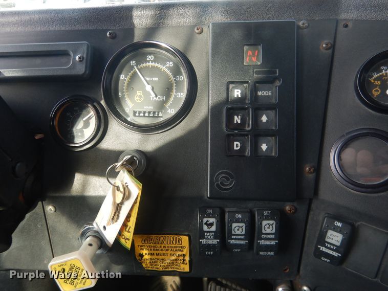 image for item HQ9524 2000 Thomas Built Saf-T-Liner  school bus