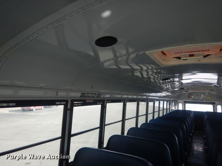 image for item HQ9524 2000 Thomas Built Saf-T-Liner  school bus