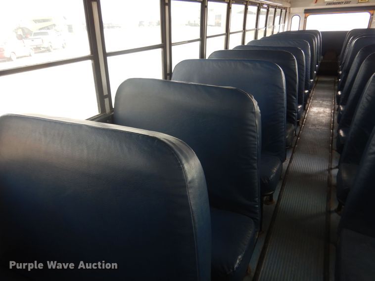 image for item HQ9524 2000 Thomas Built Saf-T-Liner  school bus