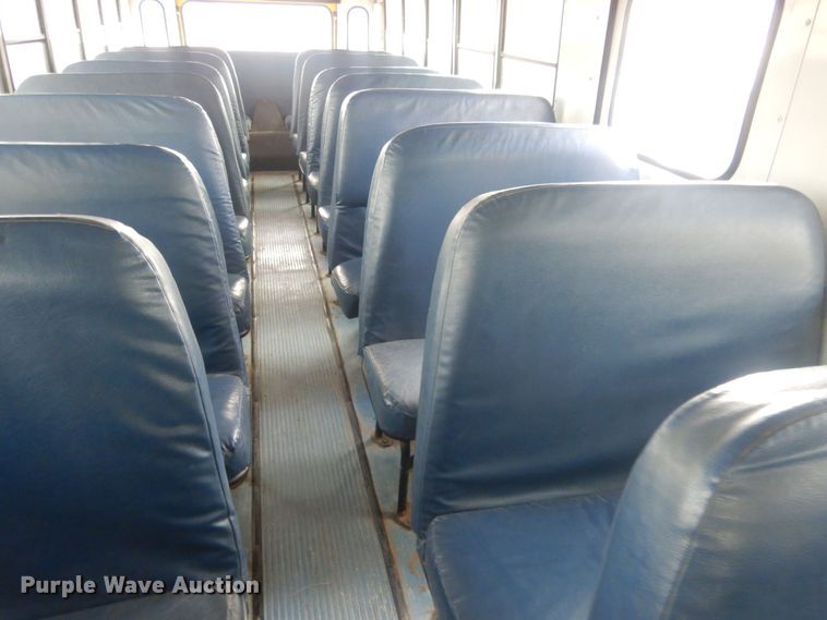 image for item HQ9524 2000 Thomas Built Saf-T-Liner  school bus