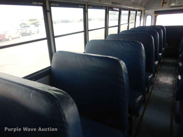 image for item HQ9524 2000 Thomas Built Saf-T-Liner  school bus