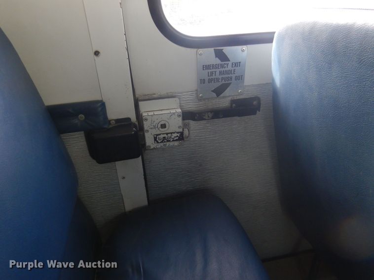 image for item HQ9524 2000 Thomas Built Saf-T-Liner  school bus