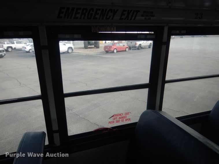 image for item HQ9524 2000 Thomas Built Saf-T-Liner  school bus