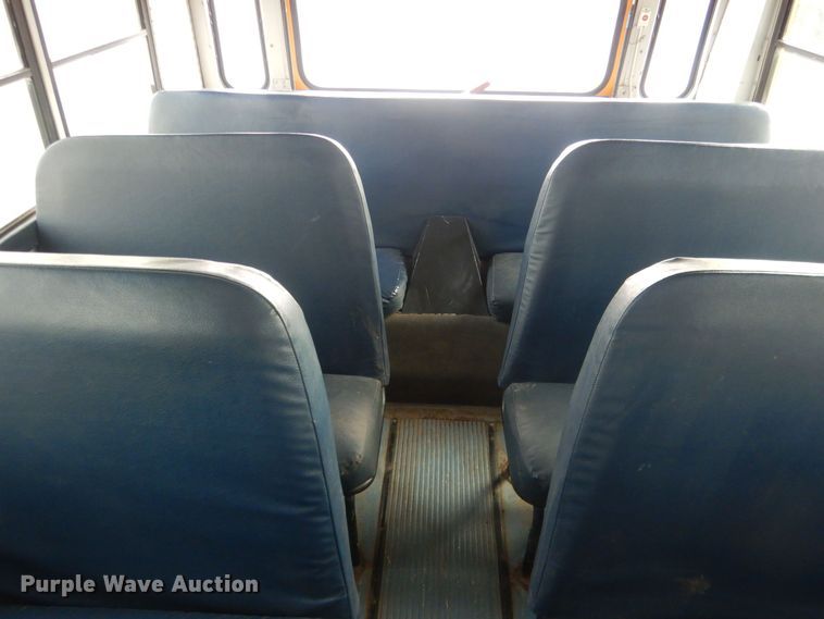 image for item HQ9524 2000 Thomas Built Saf-T-Liner  school bus